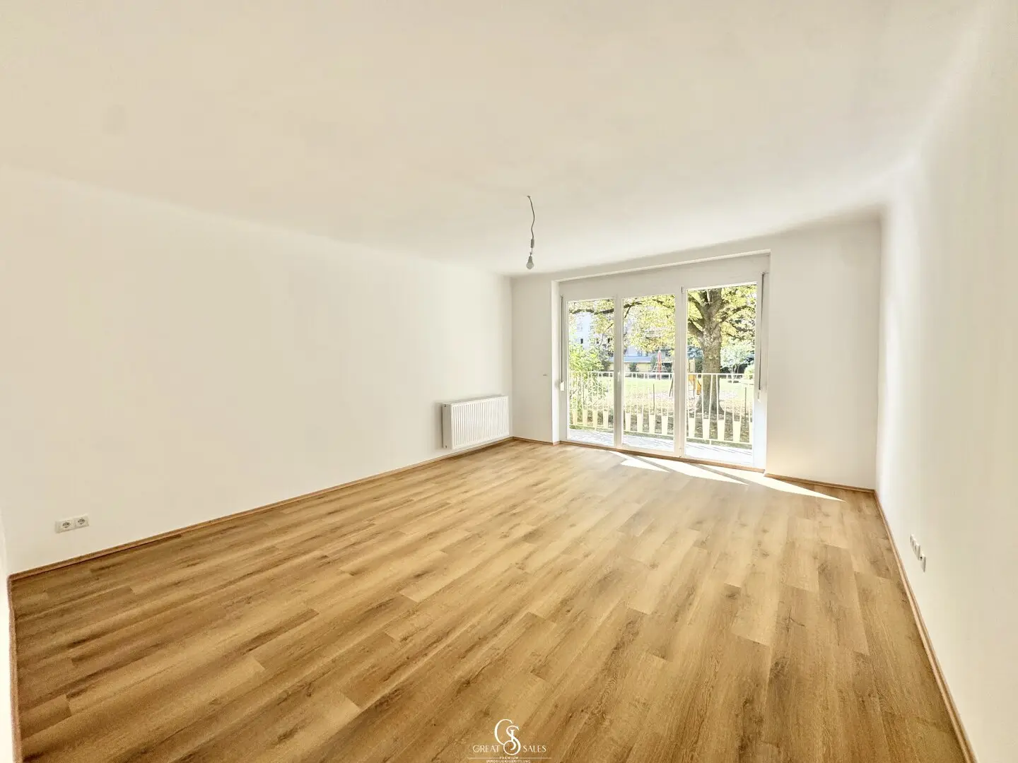 Freshly renovated 3-room apartment with west-facing balcony