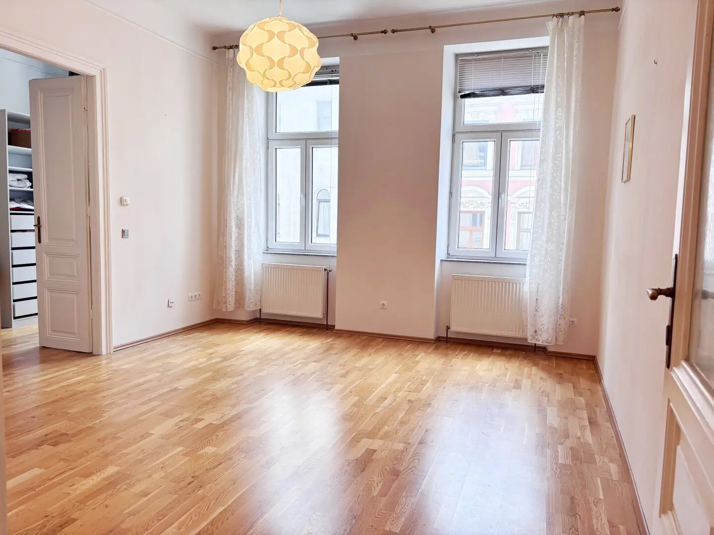 Mitten im Supergrätzl: 2 Zimmer, hohe Räume &amp; klassischer Altbaucharme kombiniert mit modernem Komfort