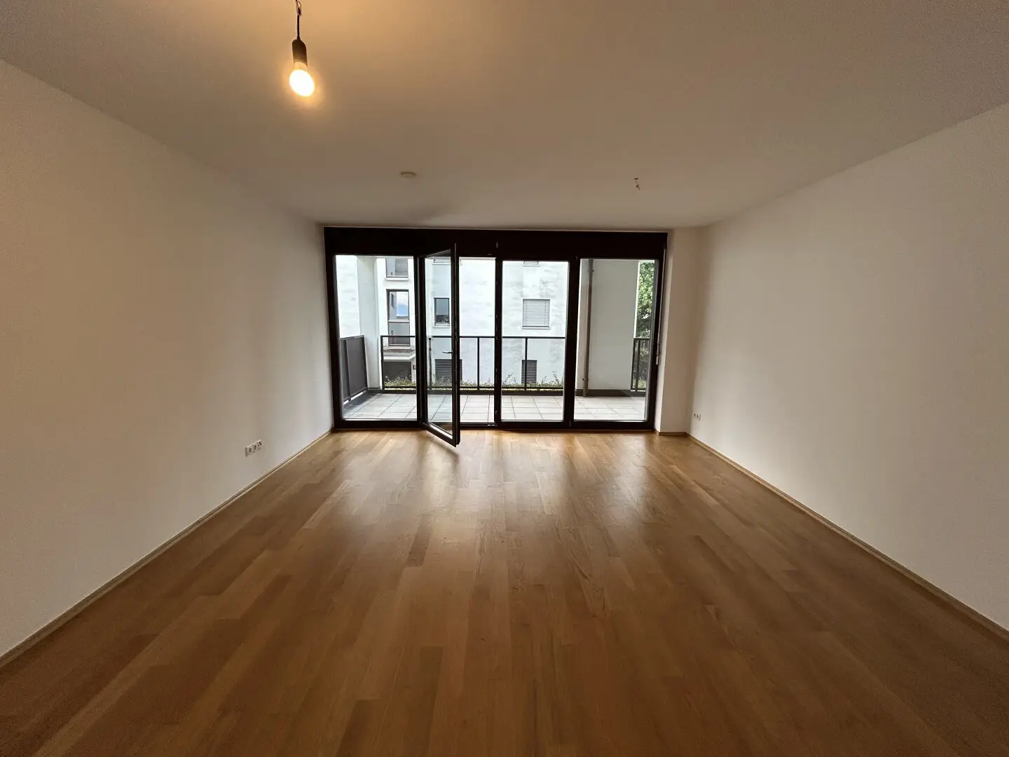 Modern 3-room apartment with large terrace