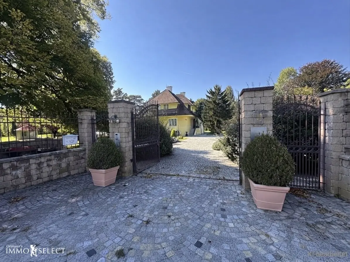 Historische Villa mit parkähnlichem Garten, Pool &amp; privatem Wellnessbereich