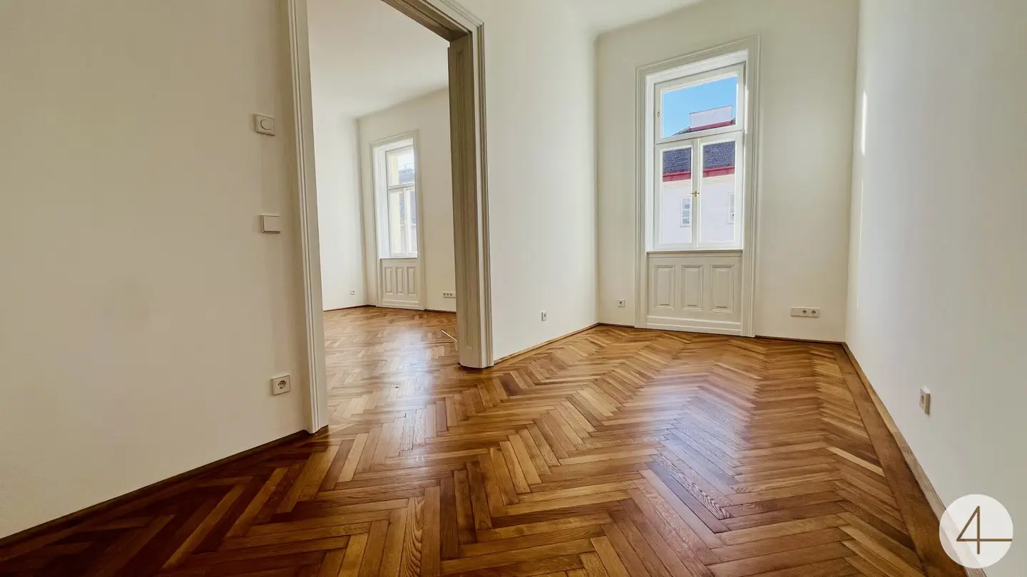 First occupancy, U6 within walking distance, high-quality 3-room apartment, elevator, kitchen with dining area, underfloor heating