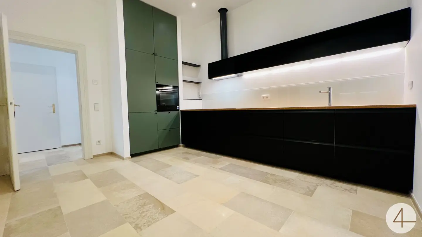 Erstbezug · U6 in Gehweite · hochwertige 3-Zimmer-Wohnung · Lift · Küche mit Essbereich · Fußbodenheizung