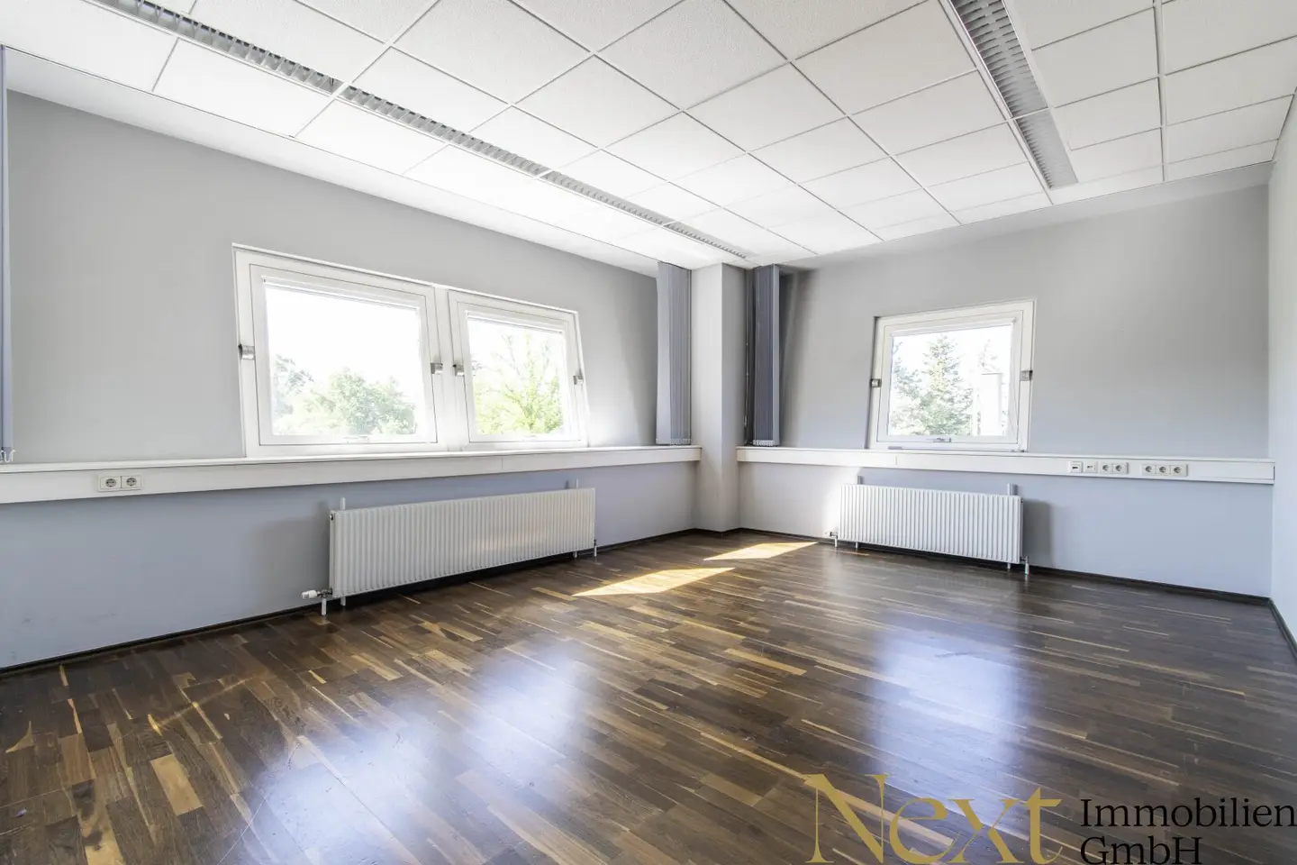 Air-conditioned office space with parking spaces and storage in Traun prime location for rent