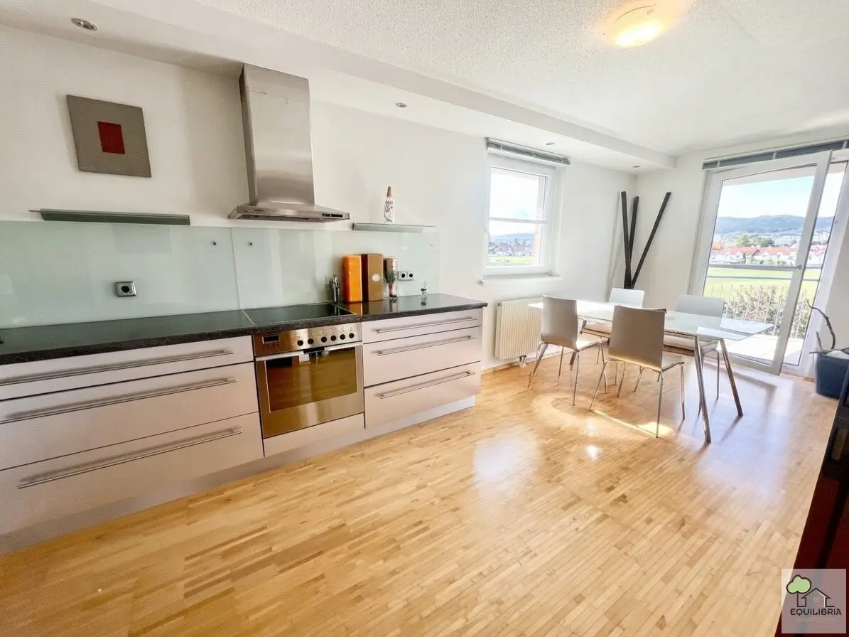 HELLE 3-ZIMMER-WOHNUNG MIT ZWEI BALKONEN UND SCHÖNEM GRÜNBLICK inkl. GARAGE