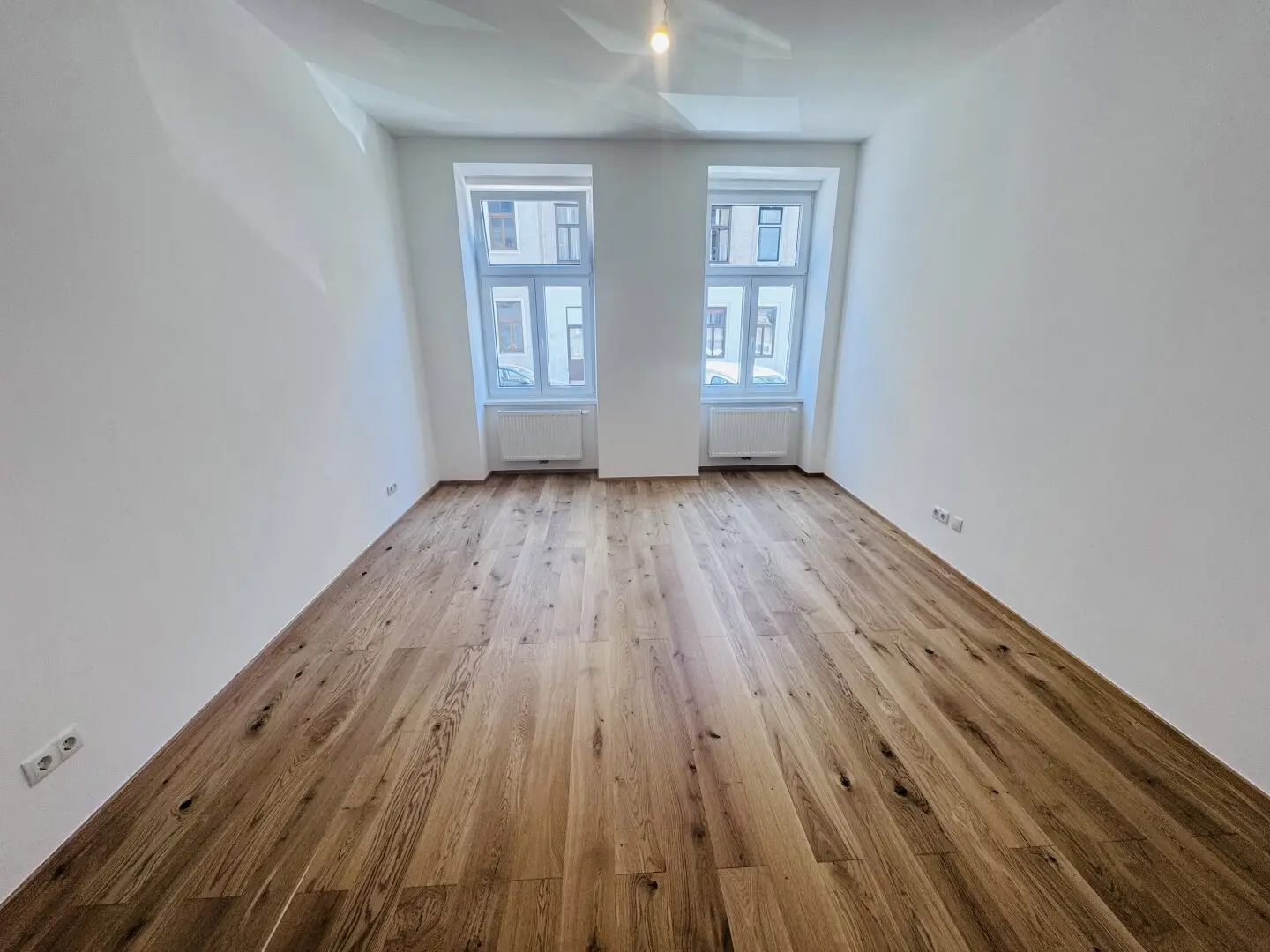 Freshly renovated and generously laid out: 3 rooms in the heart of Ottakring