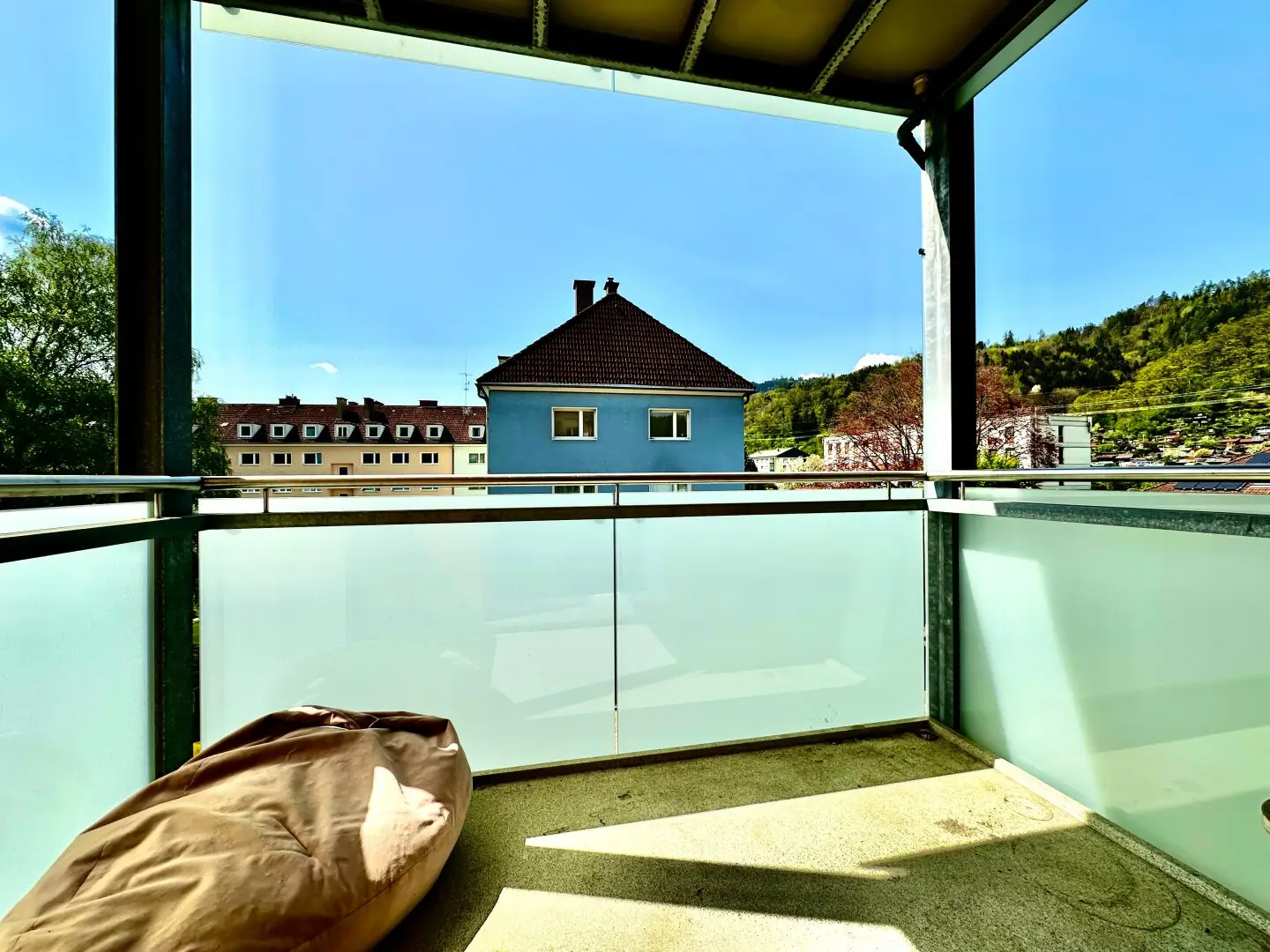WOHNJUWEL I XL-BALKON MIT GRÜNBLICK I MODERN SANIERT I TOP-KÜCHE I PARKPLATZ OPTIONAL I PROJEKT WOHNEN I