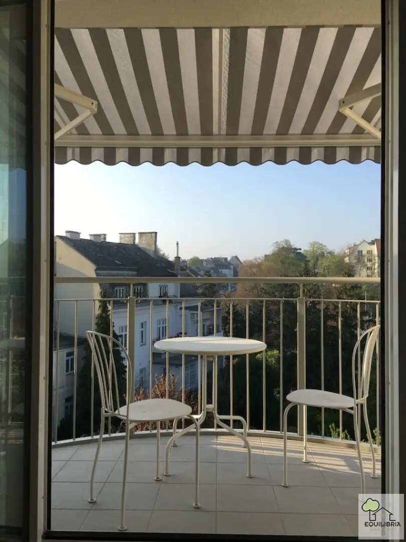 2-room attic apartment with balcony in Döbling