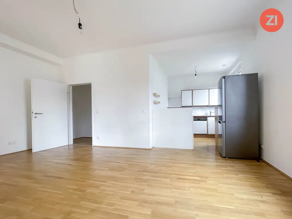 Lichtdurchflutete Wohnung im Stadtzentrum mit Aufzug