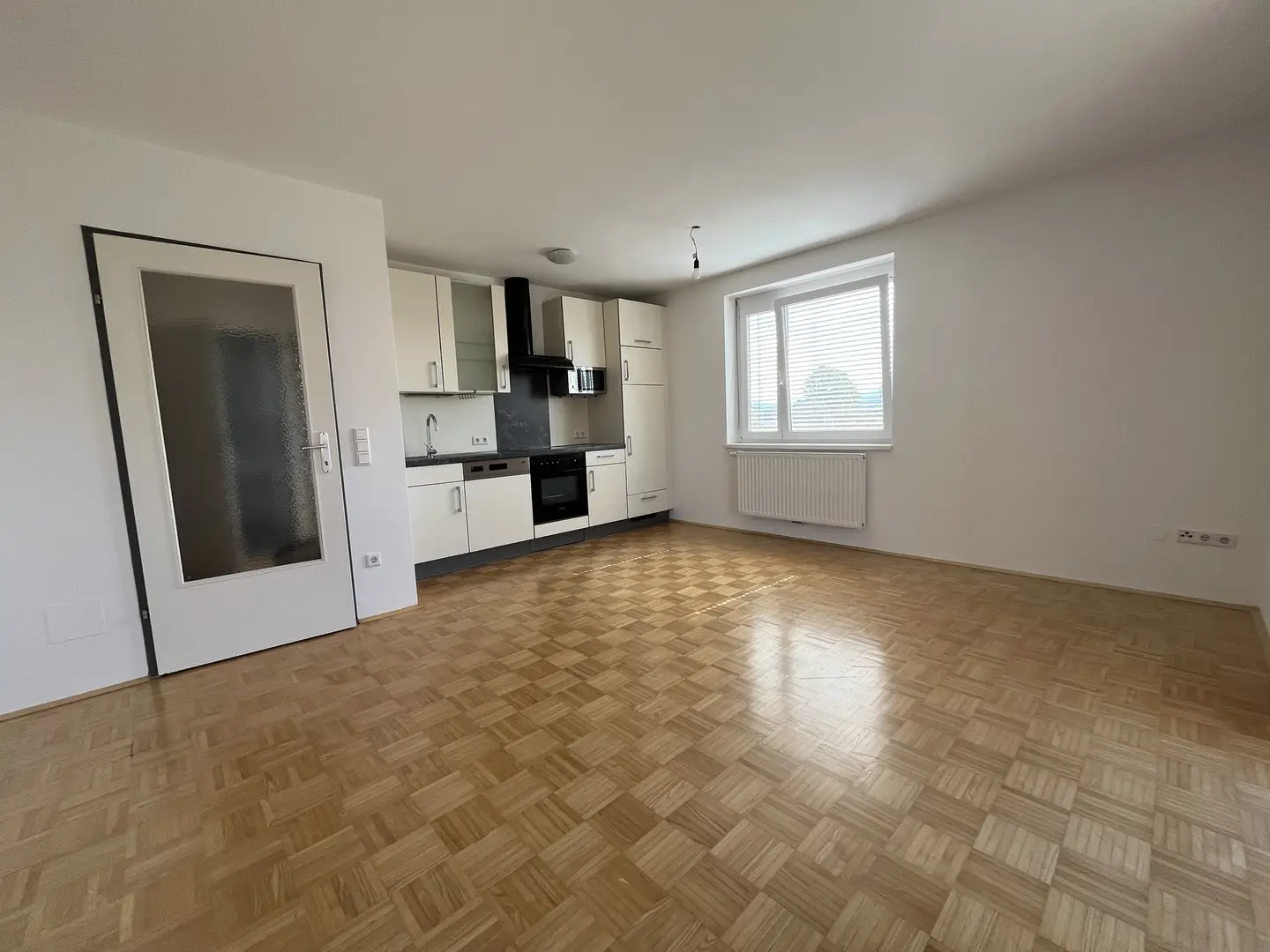 Wohnung mit überdachtem Balkon in ruhiger Grünlage