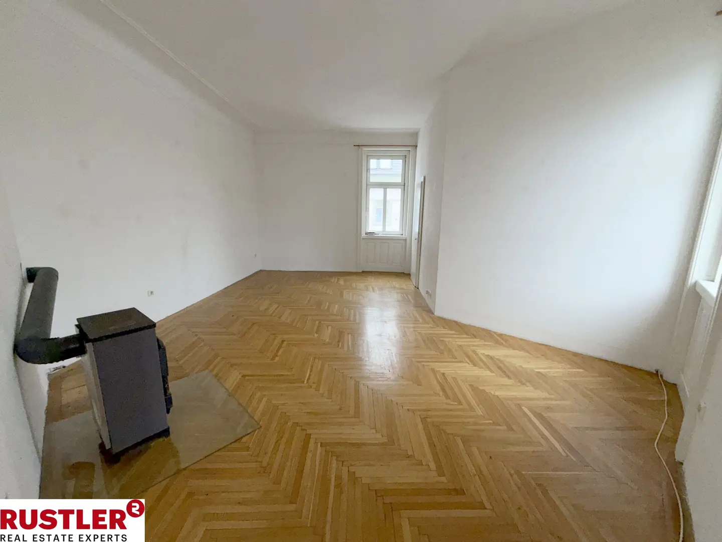 Altbauwohnung mit Gestaltungspotenzial im Stuwerviertel