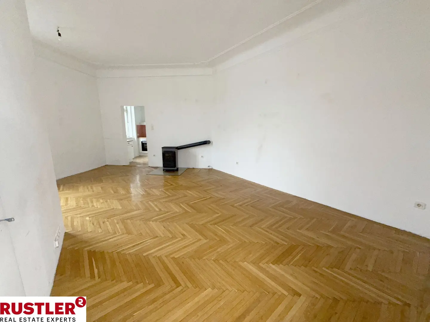 Altbauwohnung mit Gestaltungspotenzial im Stuwerviertel