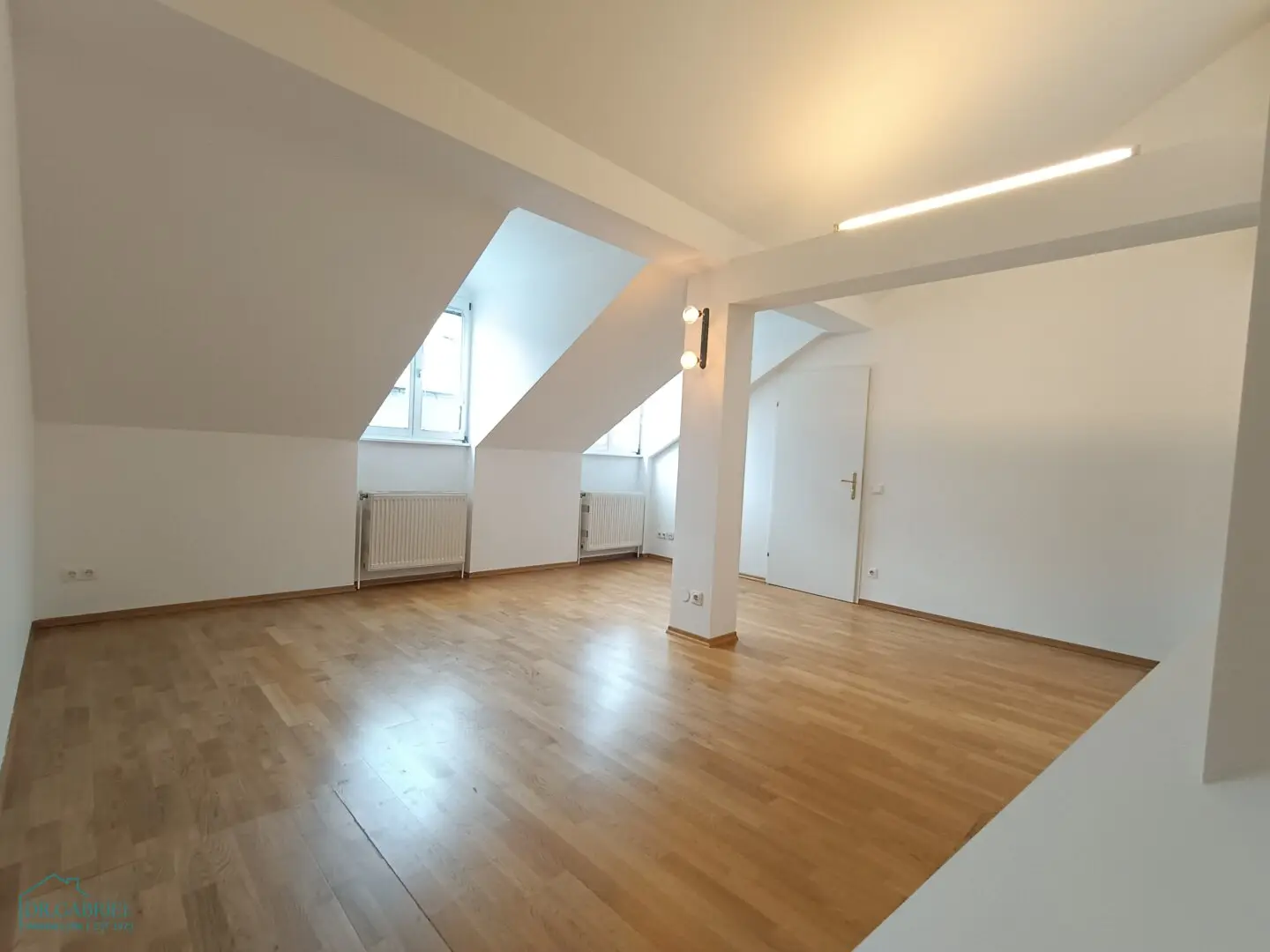 2-room attic apartment - near Matzleinsdorfer Platz