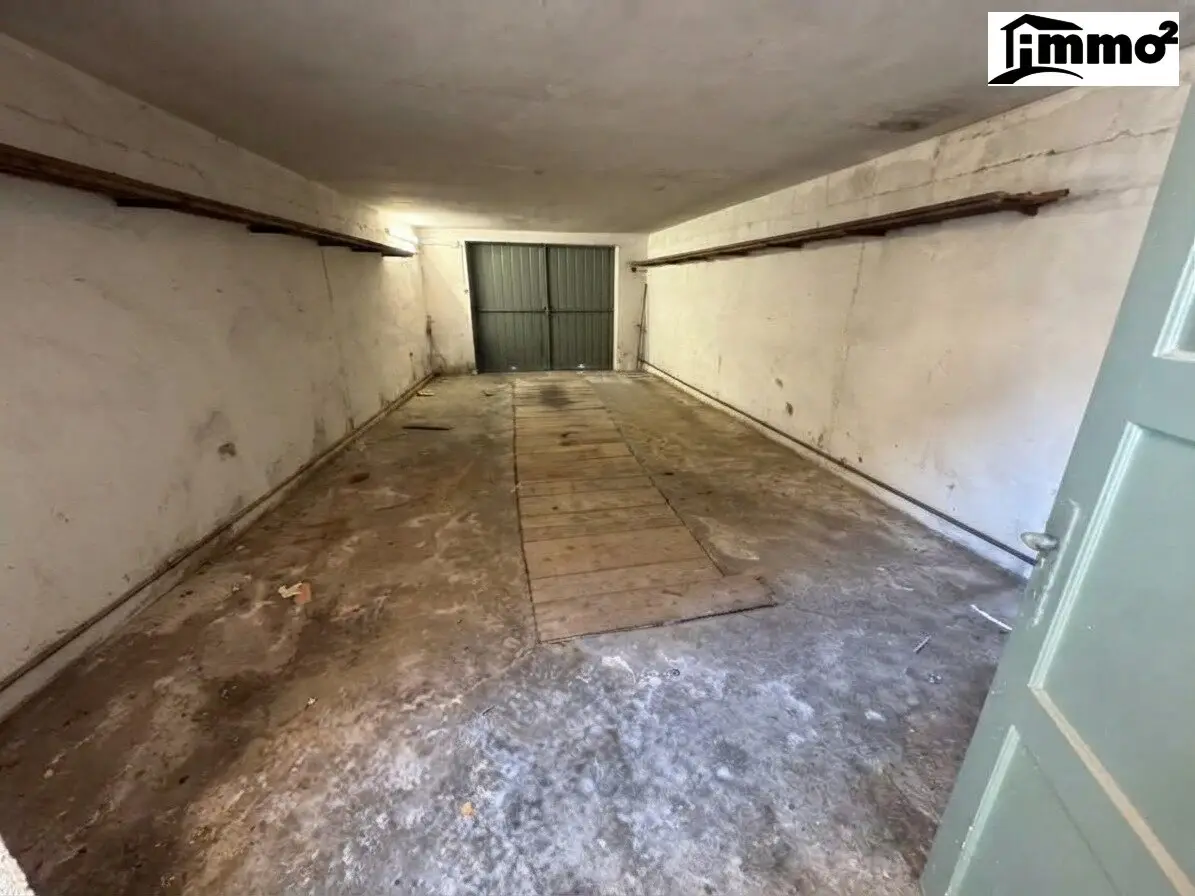 Große Garage mit Kfz-Montagegrube,  Strom &amp; Wasser + Keller-Werkstatt