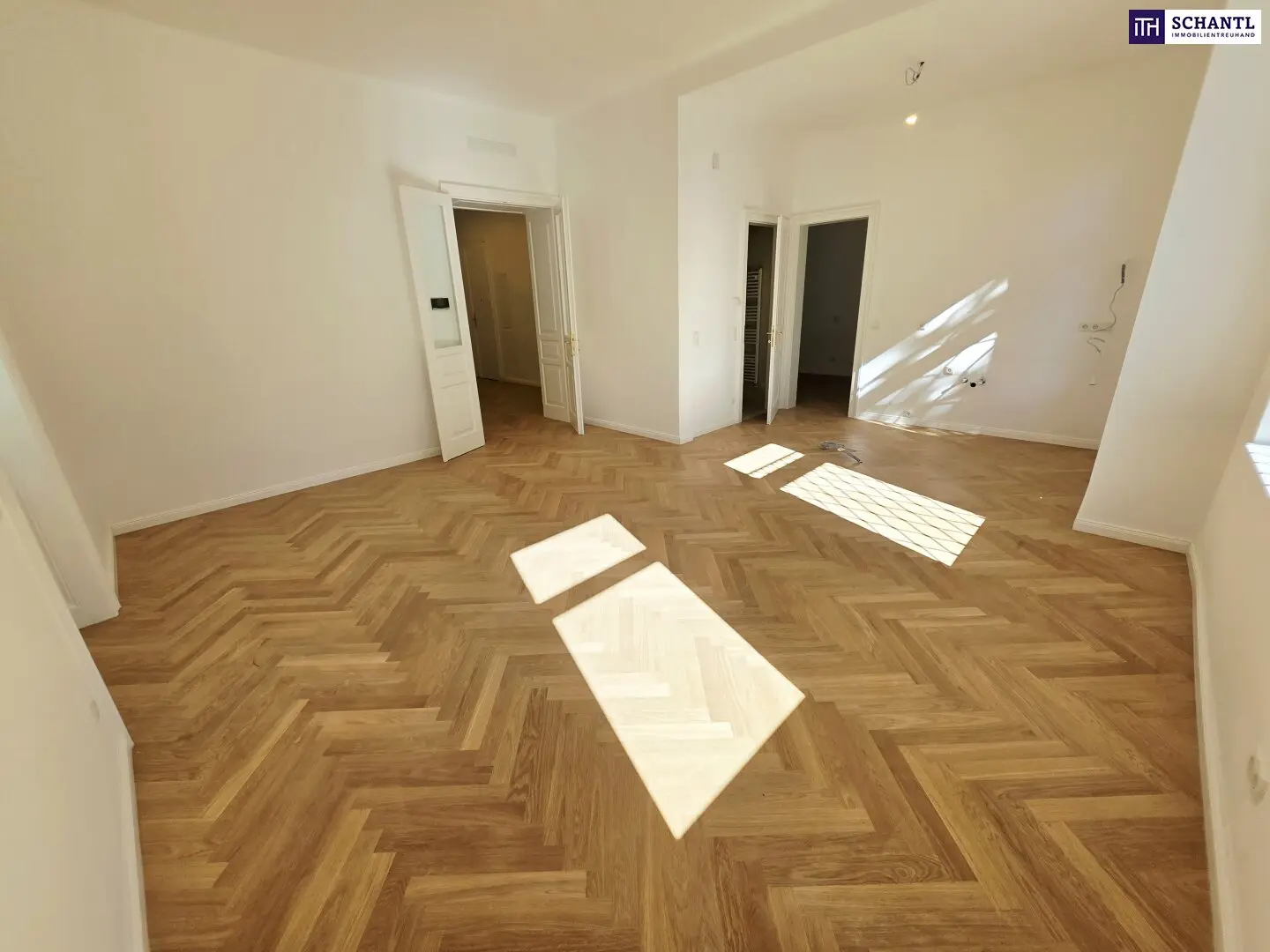 Gem! Dream garden apartment in Hietzing in an absolute quiet location! Historic and renovated villa building + privacy + high-quality surroundings!