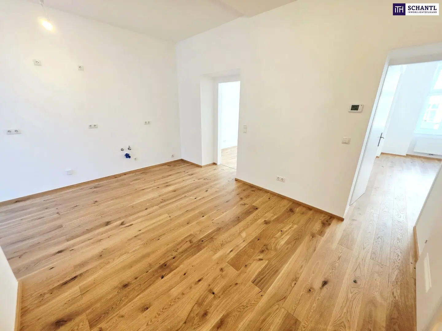 Altbau mit Upgrade! Erstbezug nach Sanierung in ruhiger Seitengasse! Clever geschnitten + Gut angebunden + Schönes Altbauhaus! Worauf warten Sie noch?