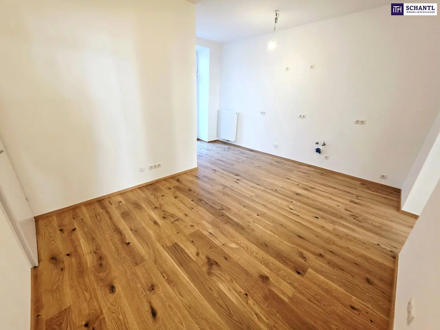 Altbau mit Upgrade! Erstbezug nach Sanierung in ruhiger Seitengasse! Clever geschnitten + Gut angebunden + Schönes Altbauhaus! Worauf warten Sie noch?