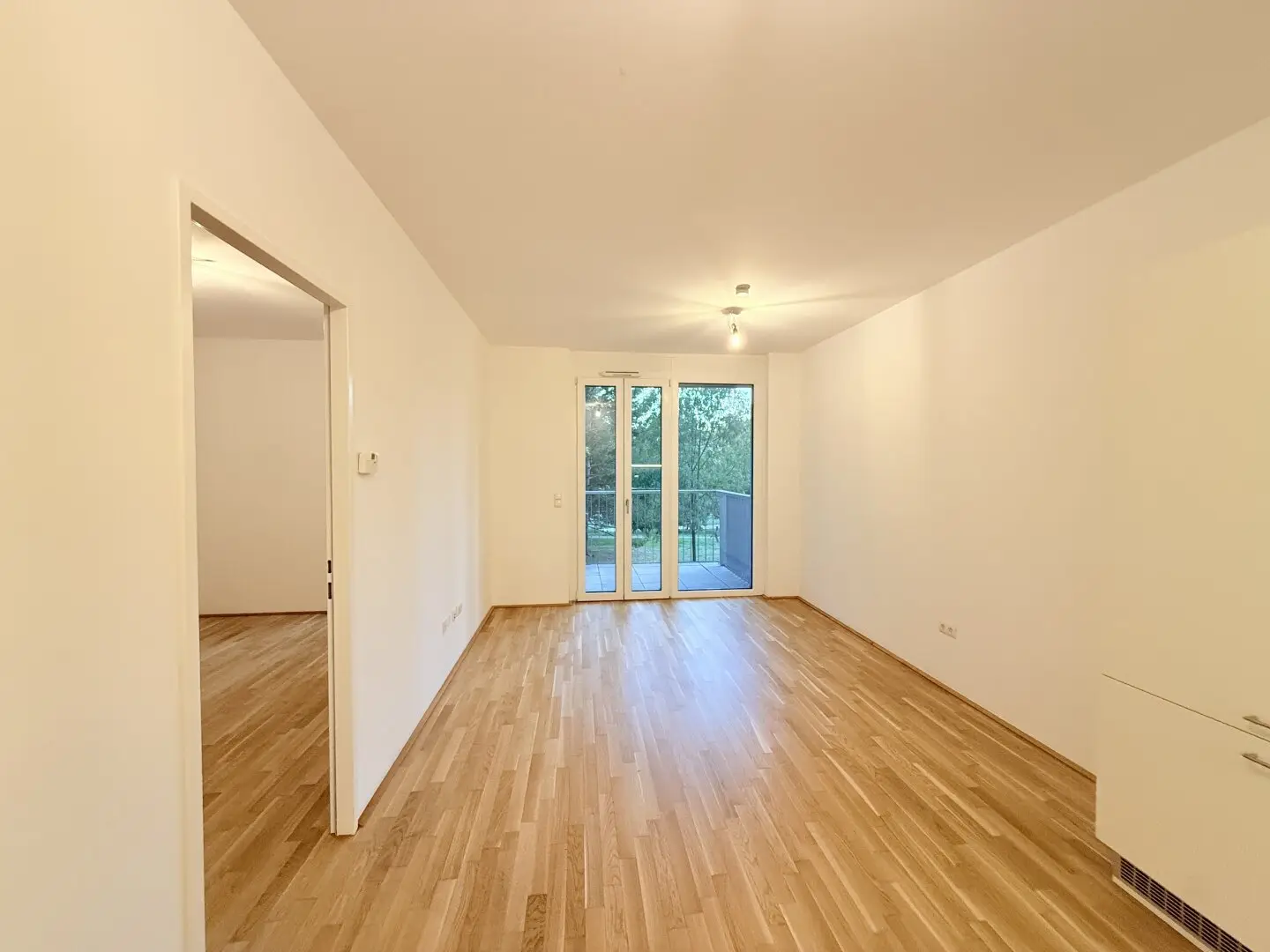 Theo's Welcome to the Park! Bright 2-room apartment in absolute quiet location with green view