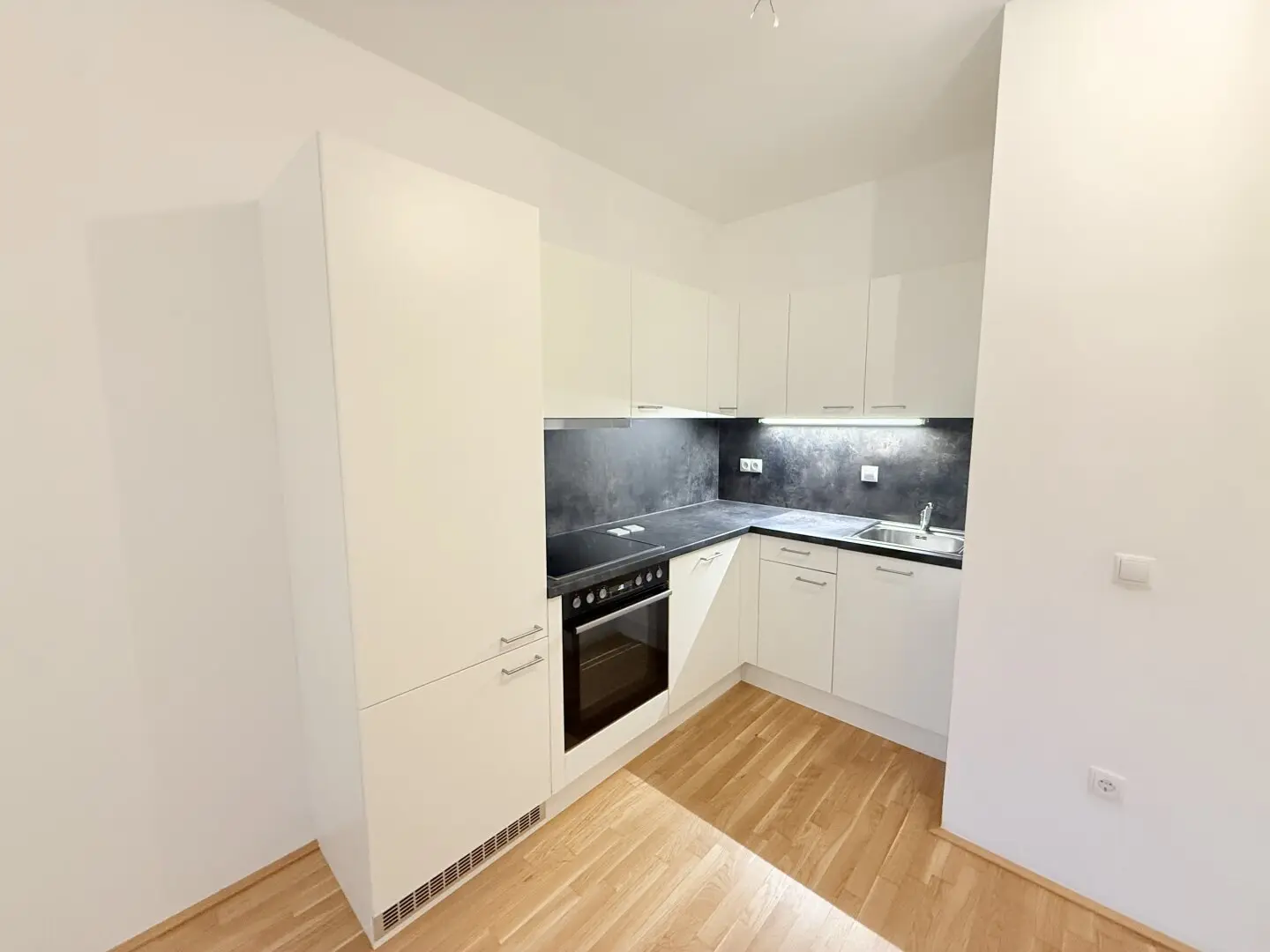 Theo's Welcome to the Park! Bright 2-room apartment in absolute quiet location with green view