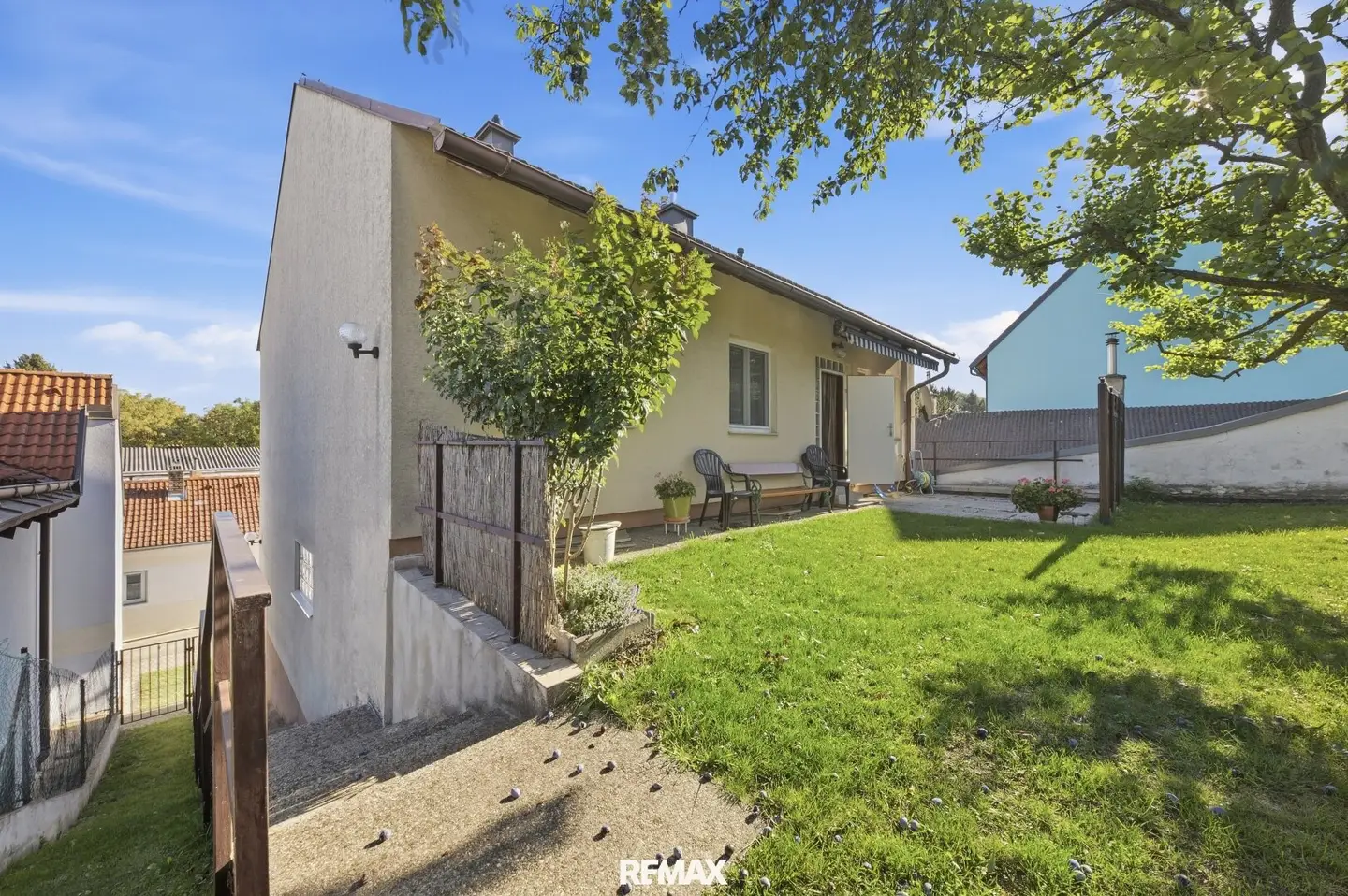 Großes Familienpotenzial in Niederfellabrunn: Gepflegtes Massivhaus mit Traum-Aussicht!