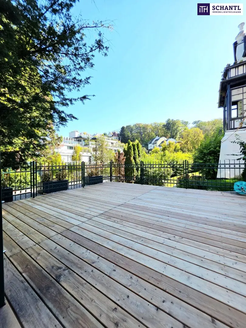 Hietzing Deluxe Generously renovated luxury apartment with huge private garage Large garden and huge terraces 4 rooms 3 bathrooms 3 WCs and lots of space Premium living feel