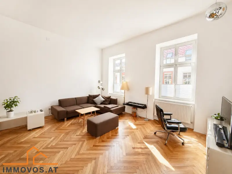 Altbauwohnung with balcony to garden and souterrain unit