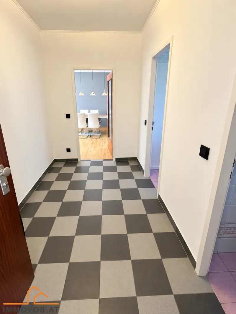 Lichtdurchflutete Wohnung mit Loggia und eigenem Stellplatz