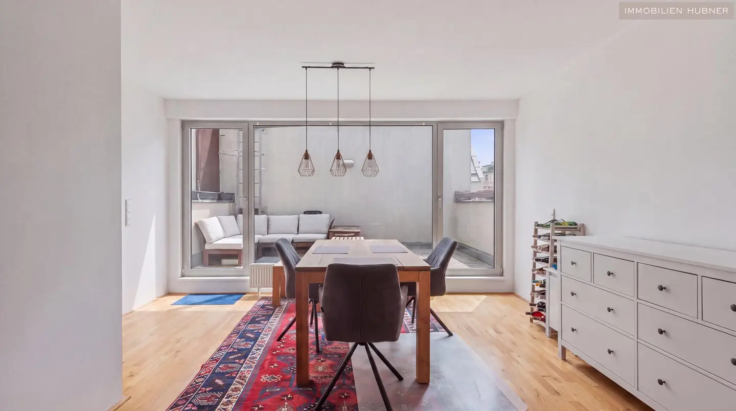 Dachgeschosswohnung Burggasse mit sonniger Terrasse