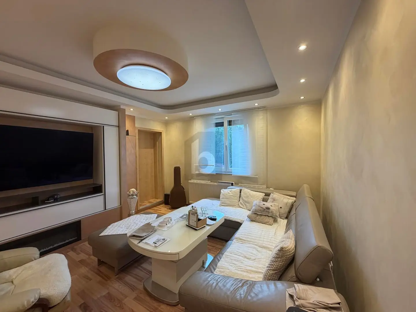 Quiet ground floor apartment with large garden