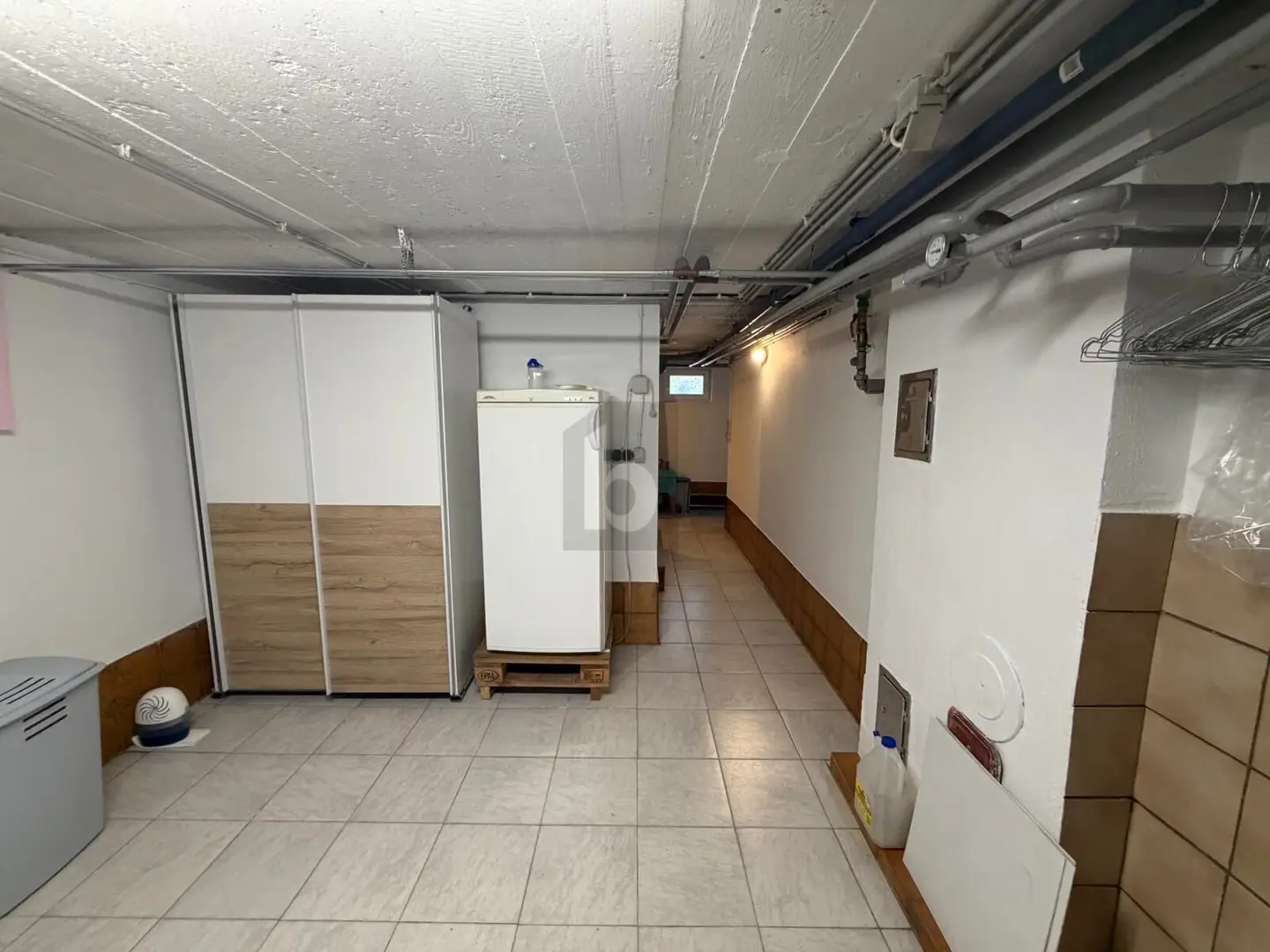 Quiet ground floor apartment with large garden