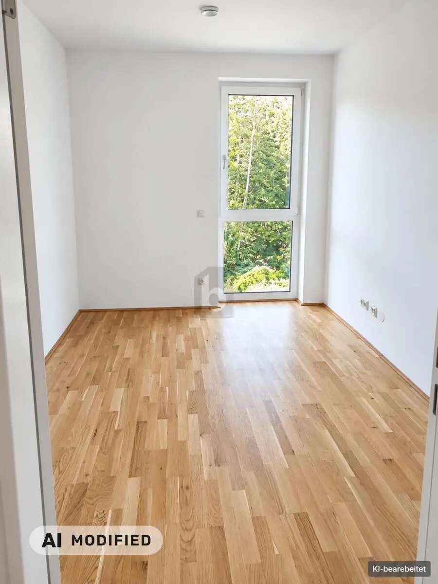 Lichtdurchflutete Dachgeschosswohnung mit Terrasse und Golfplatzblick