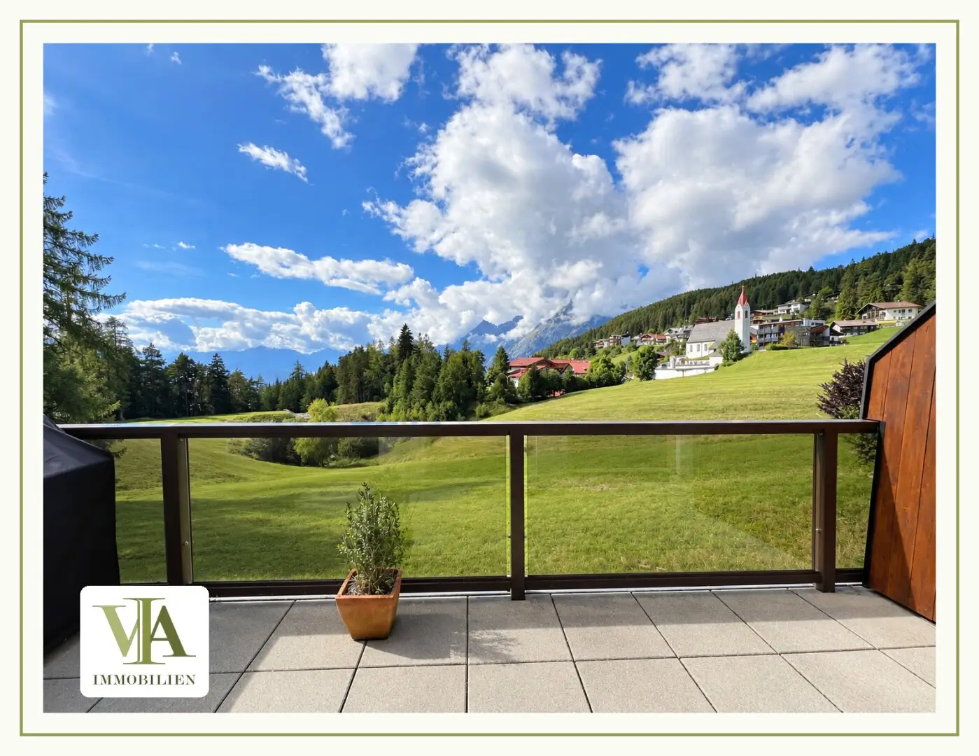 Bright 46 m² 1-room apartment with spacious terrace and magnificent distant view – quietly located and near Seefeld