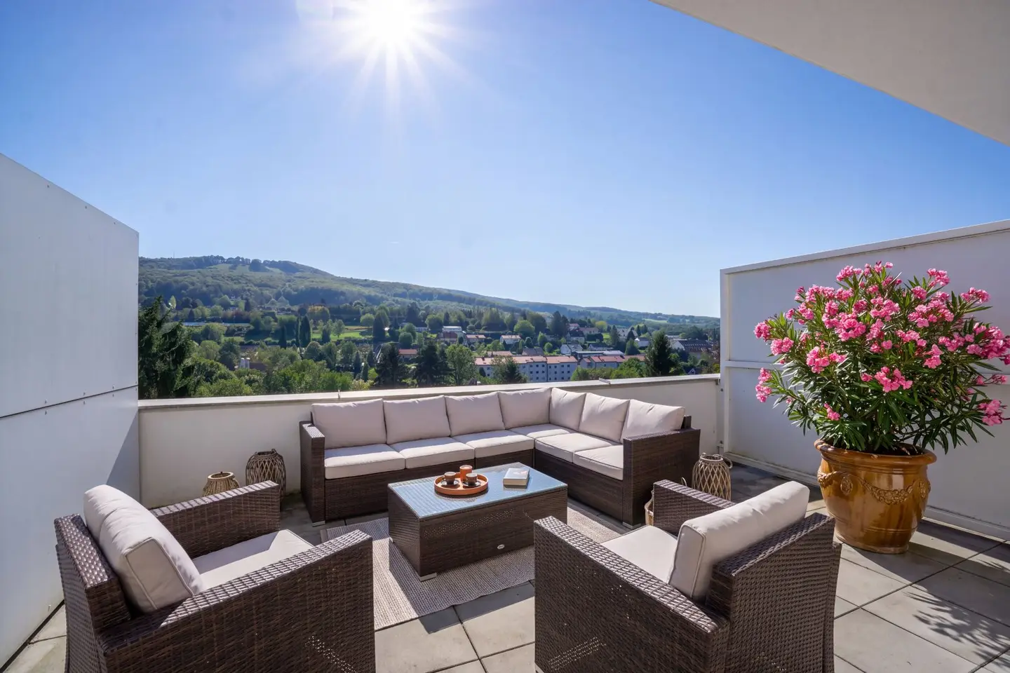 Modernes Reihenhaus in Maria Anzbach – Garten, Dachterrasse, Wärmepumpe & Wohnraumlüftung