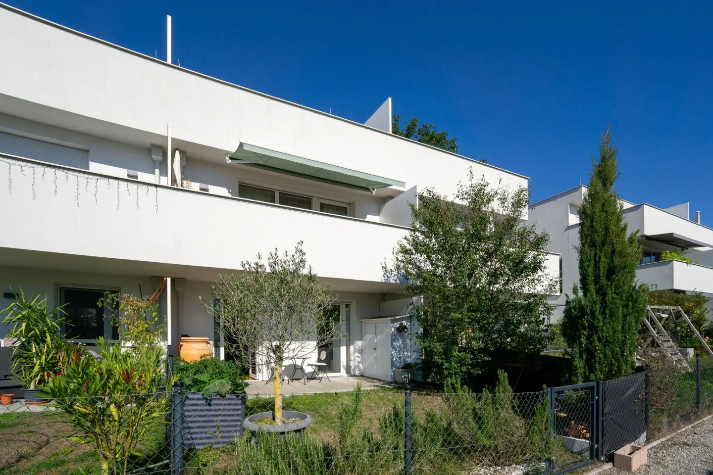 Modernes Reihenhaus in Maria Anzbach – Garten, Dachterrasse, Wärmepumpe &amp; Wohnraumlüftung