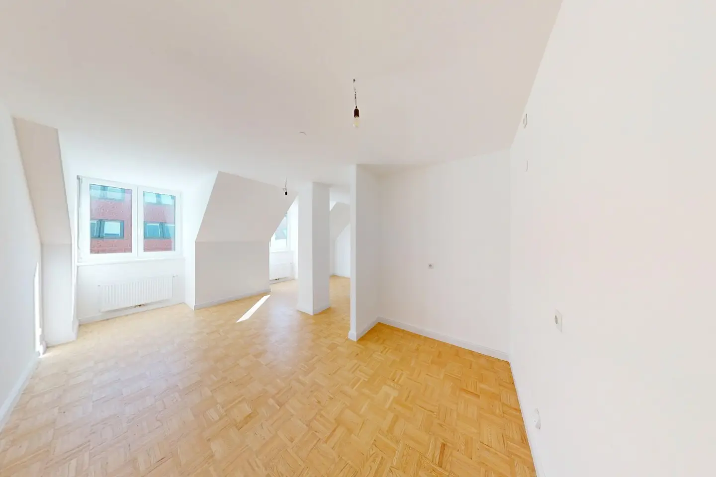 Family dream with garden in prime Lend location – renovated 4-room apartment with around 90 m² &amp; 70 m² private garden