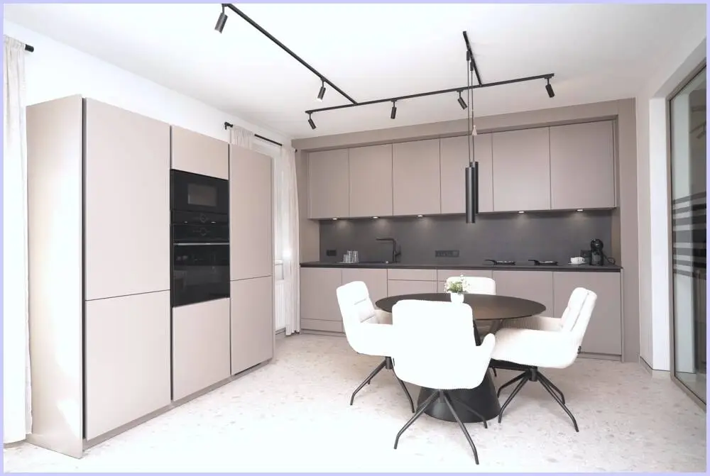 Newly renovated apartment with balcony and shared garden