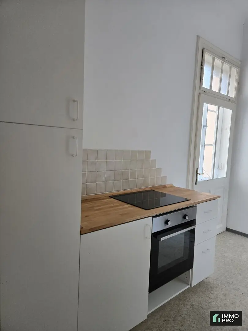 5-room old building apartment for rent - inner city AVAILABLE FROM 01.12.2026