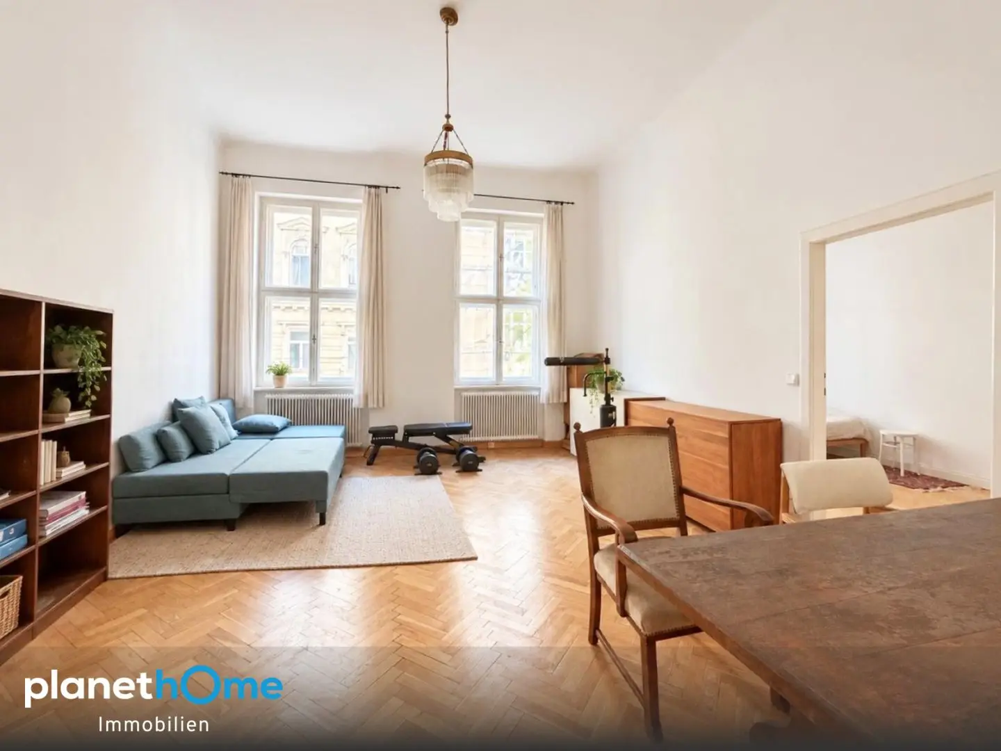 Helle Wohnung mit hohen Decken am Rochusmarkt