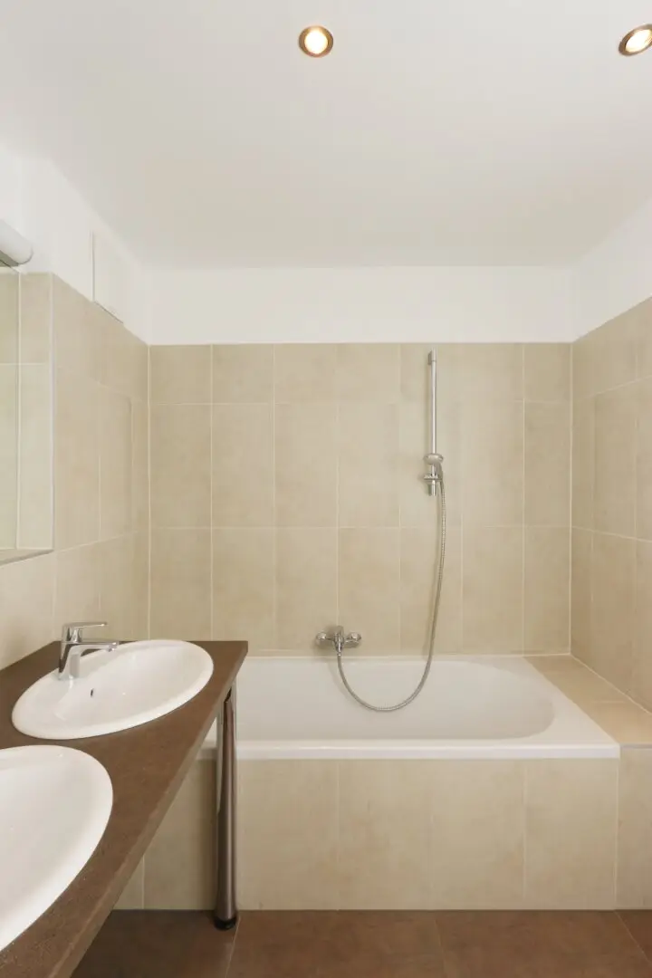 Comfortable living 4-room attic apartment with balcony in Döbling