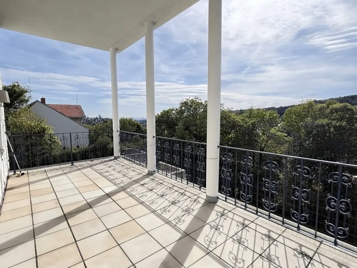 Exceptional 5-room period apartment | southeast terrace | impressive distant view | Salmannsdorf
