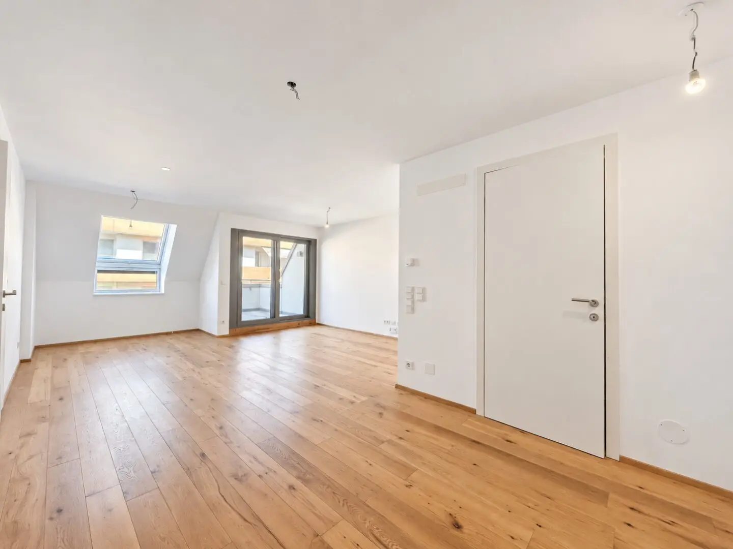 PÄRCHEN-HIT: moderne Wohnung mit Balkon I vor den Toren Wiens I hochwertige Ausstattung I gute Verkehrsanbindung
