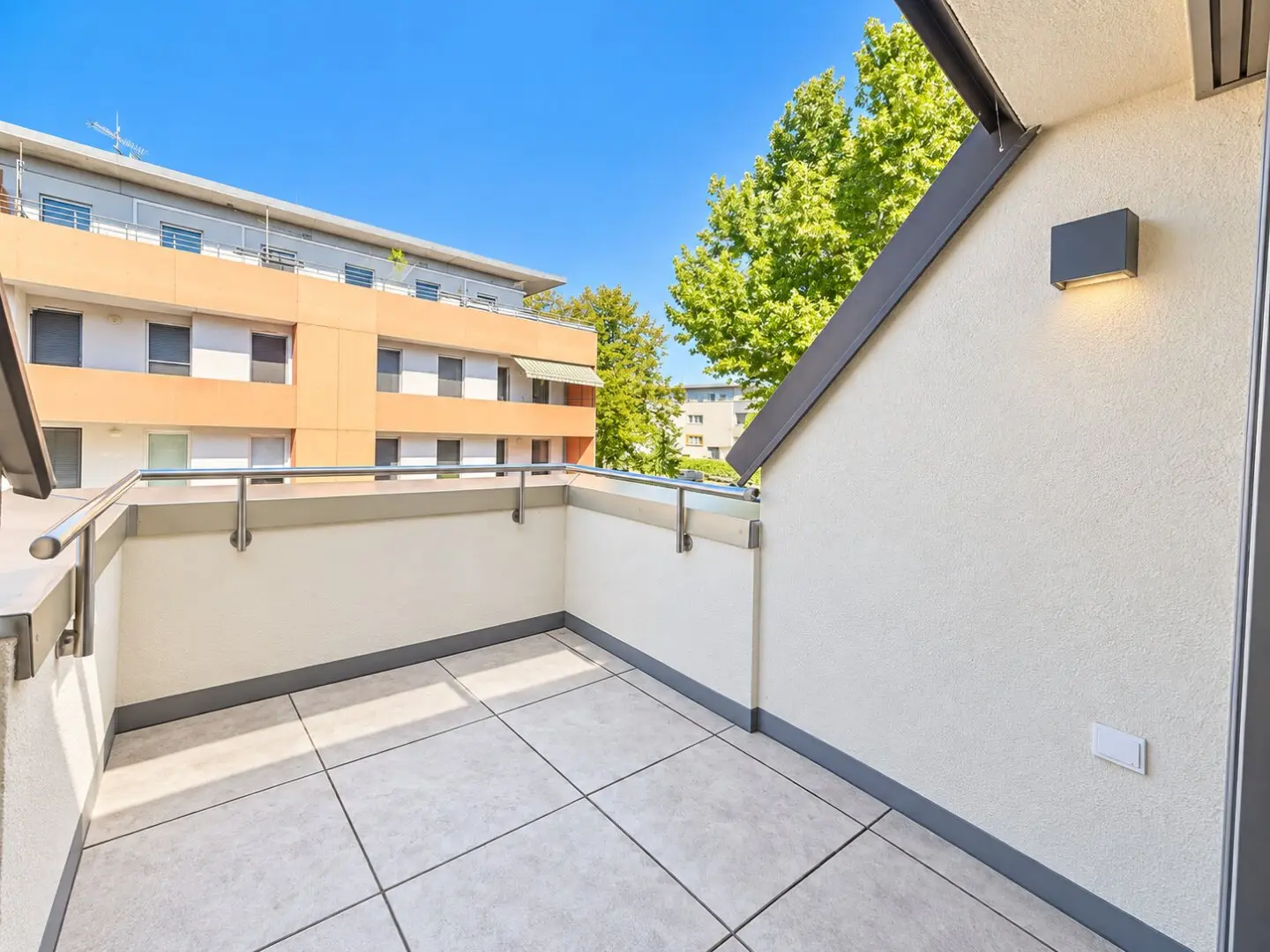 COUPLE HIT: modern apartment with balcony I on the outskirts of Vienna I high-quality fittings I good transport connections