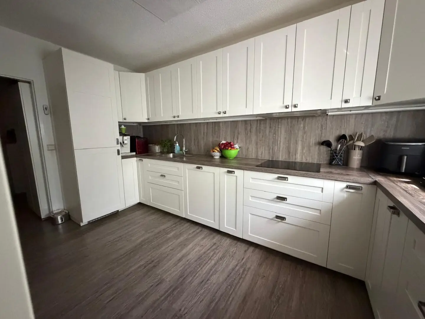 Well-kept 4-room apartment with loggia, parking space, green view and very good infrastructure in Brunn am Gebirge