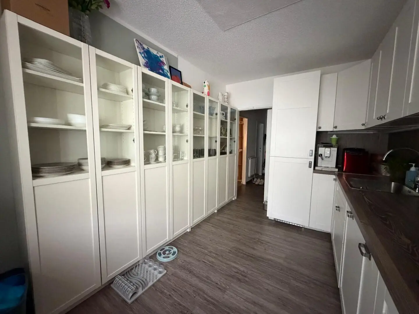 Well-kept 4-room apartment with loggia, parking space, green view and very good infrastructure in Brunn am Gebirge