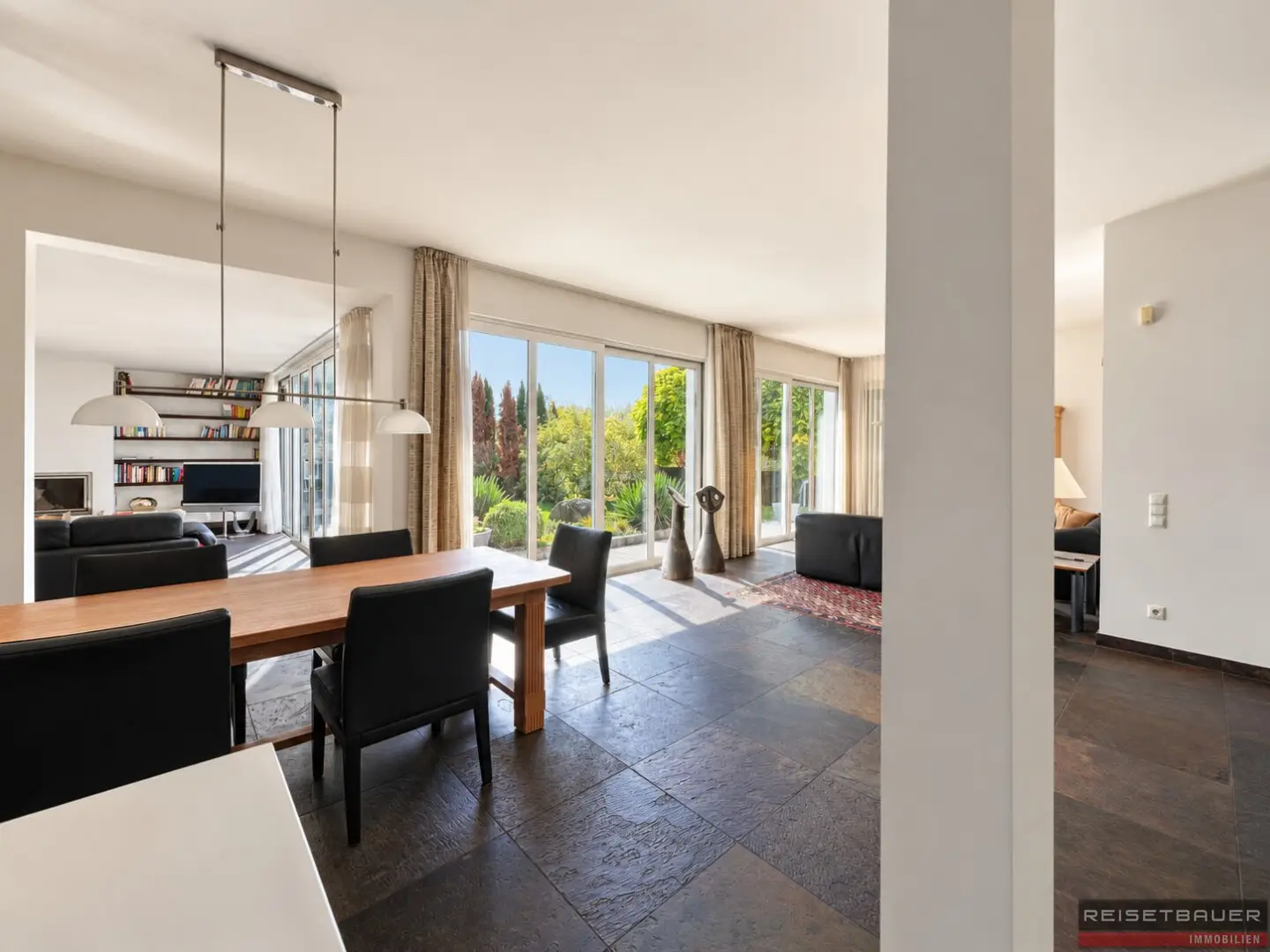 Architecture meets Quality of Life I Exclusive Living with Distant View