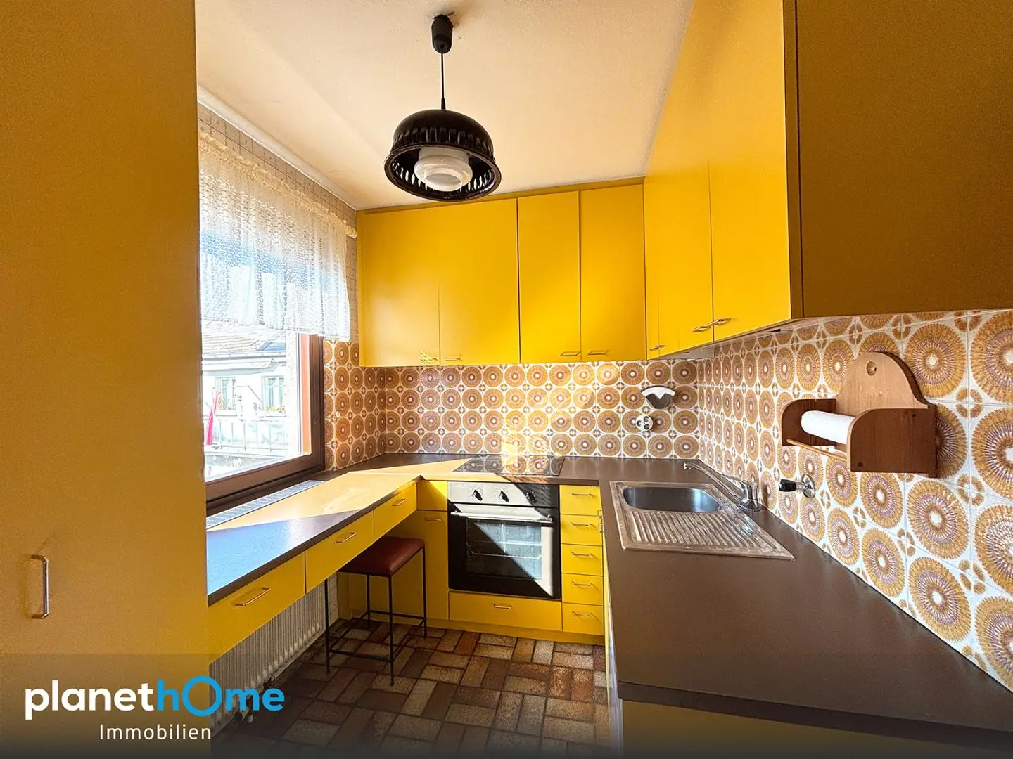 Lichtdurchflutete Dachgeschosswohnung mit Terrasse