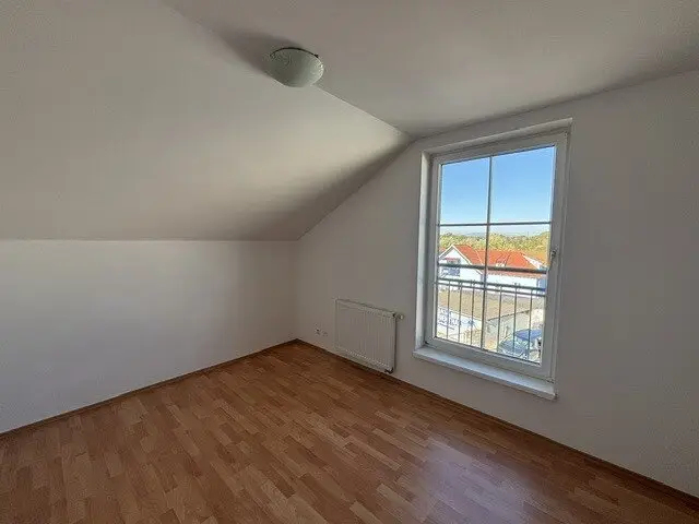 Neu Mitterndorf - Großzügige Eigentumswohnung mit Loggia und Grünblick
