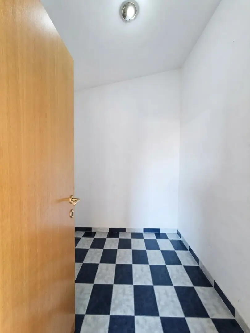 PREIS-CHANCE! 182 m² MAISONETTE-BÜRO MIT TERRASSE – 3 SCHLAFZIMMER, NUR CA. € 4.900/m²