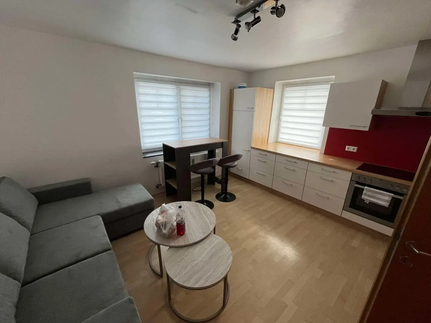 Sunny apartment with east balcony and free parking