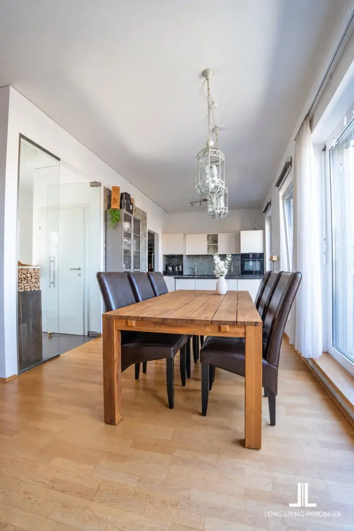 Your penthouse on two levels with generous feel-good terrace in a quiet location