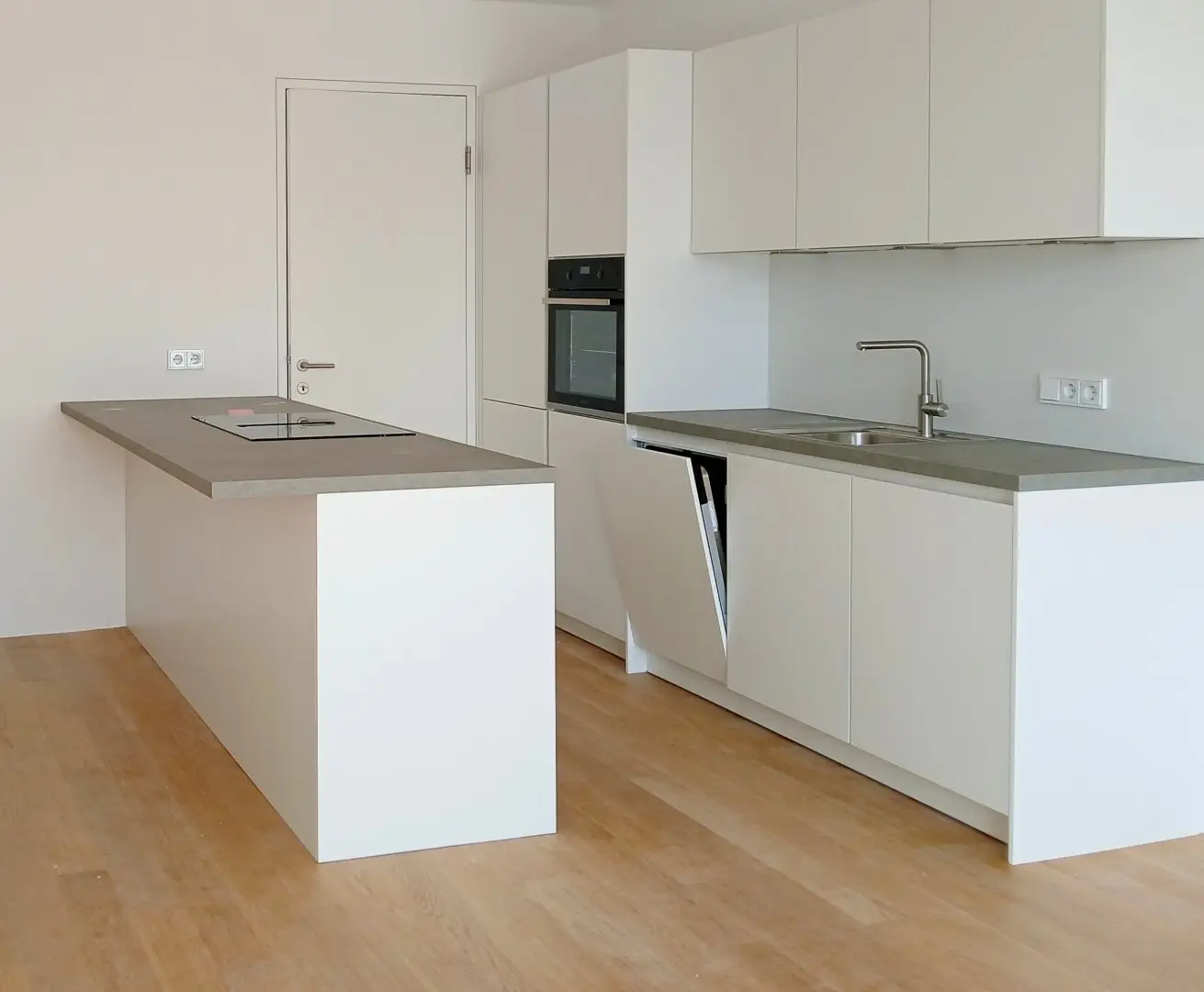 Wunderschöne, großzügige 2 Zimmerwohnung + Loggia + Balkon - NEUBAU - ERSTBEZUG - provisionsfrei